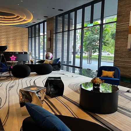 Appartamento Star At Klcc By Eae Kuala Lumpur Esterno foto